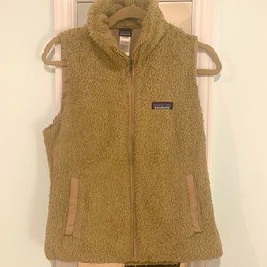 Patagonia M furry vest for women